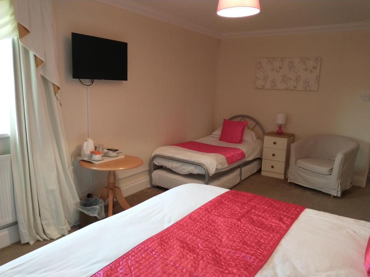 Llanina Arms Hotell Llanarth  Eksteriør bilde