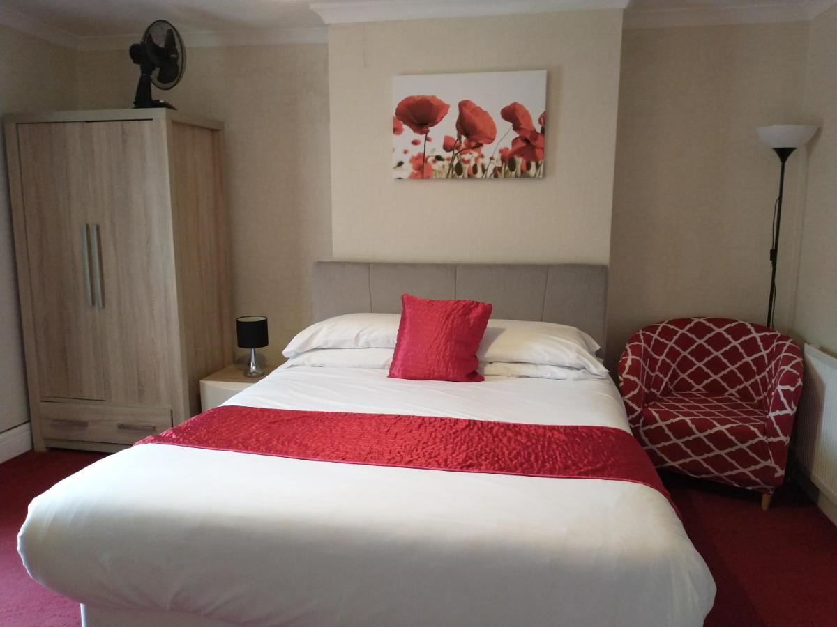 Llanina Arms Hotell Llanarth  Eksteriør bilde
