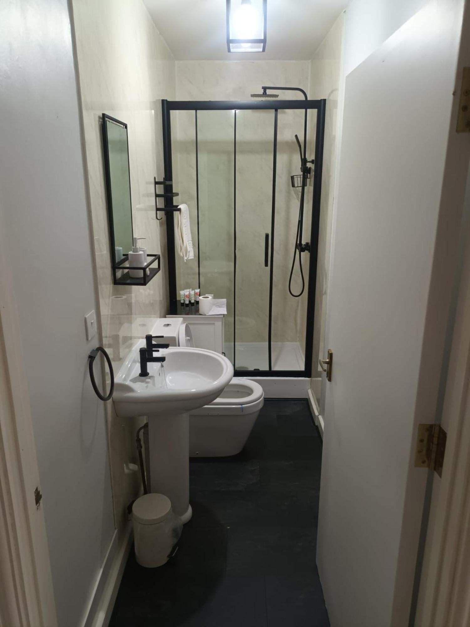 Llanina Arms Hotell Llanarth  Eksteriør bilde